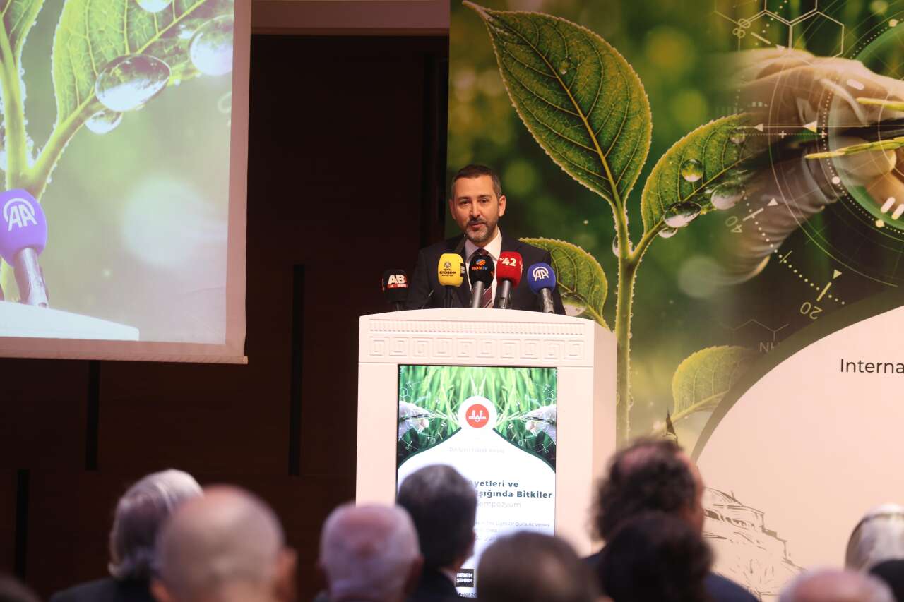 Konya’da dikkat çeken sempozyum! Bilim insanları Kur’an’daki bitkiler için buluştu 4